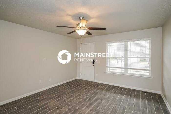 2911 Painted Pony Dr - Photo 2 of 18