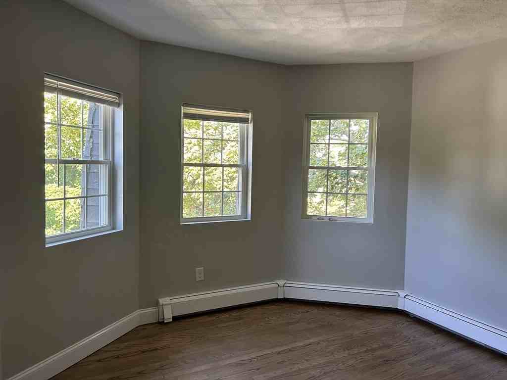 18 Ashcroft St #301 - Photo 7 of 11