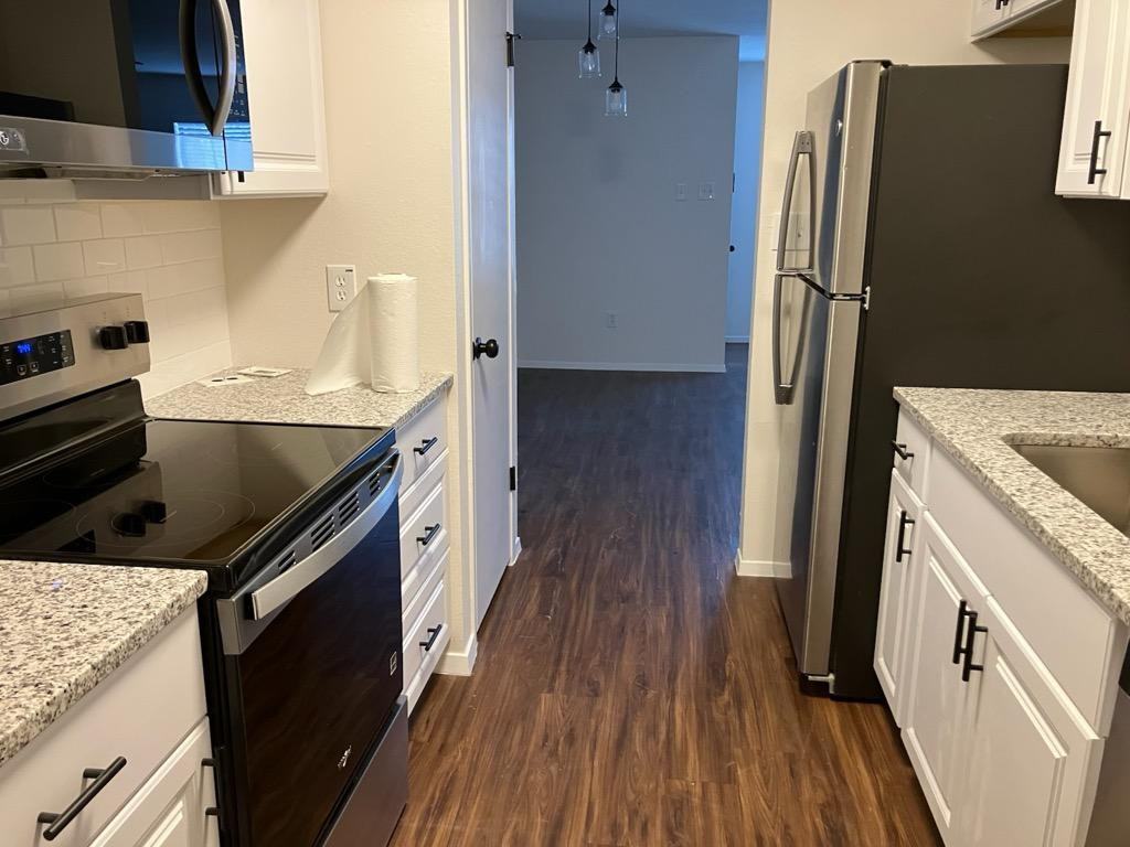 119 Circle Ct #112 - Photo 3 of 7