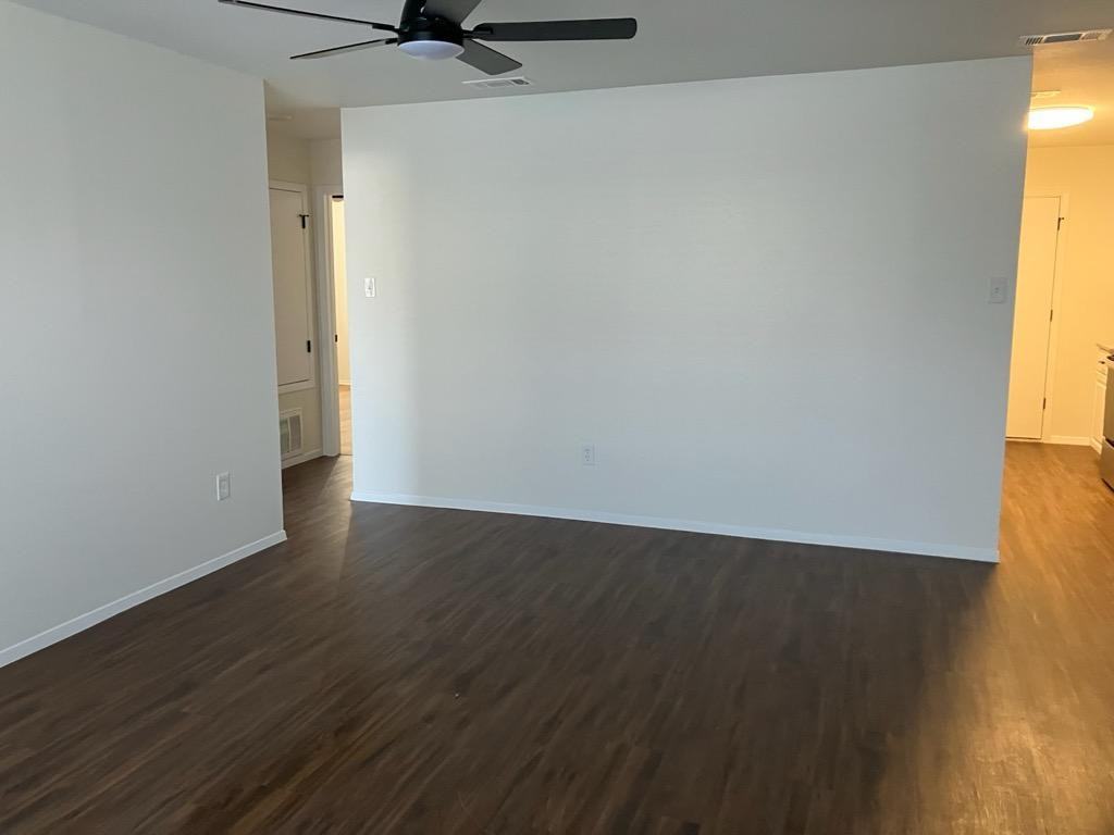 119 Circle Ct #112 - Photo 4 of 7