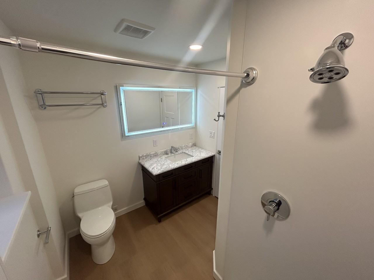 1027 Lancaster Ave #UP - Photo 2 of 3