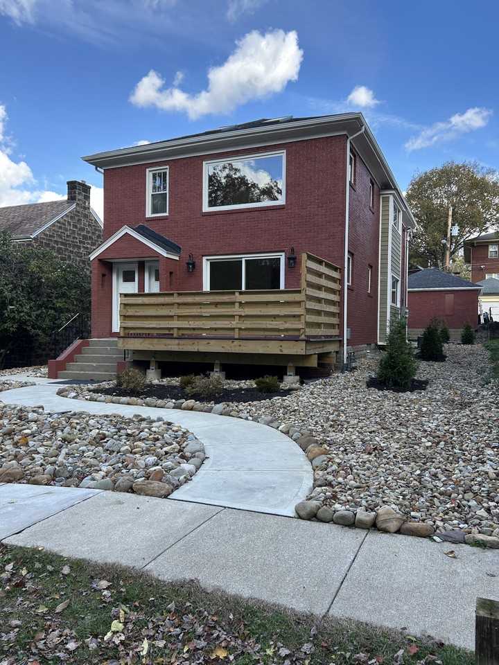 1027 Lancaster Ave #UP - Photo 3 of 3