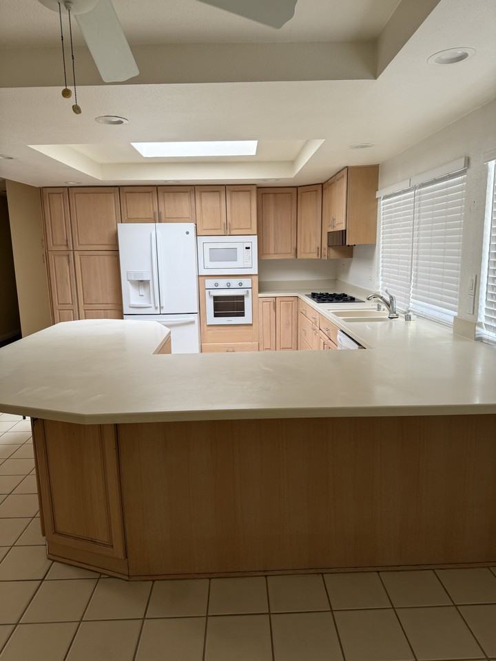 569 Mundy Ter #NA - Photo 5 of 14