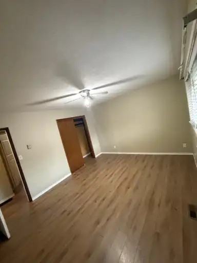 3910 25 St - Photo 2 of 8