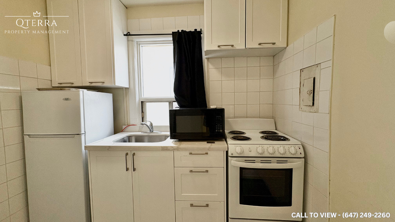 A-2026 Weston Rd, York, Ontario M9P 2B1 - Photo 2 of 6