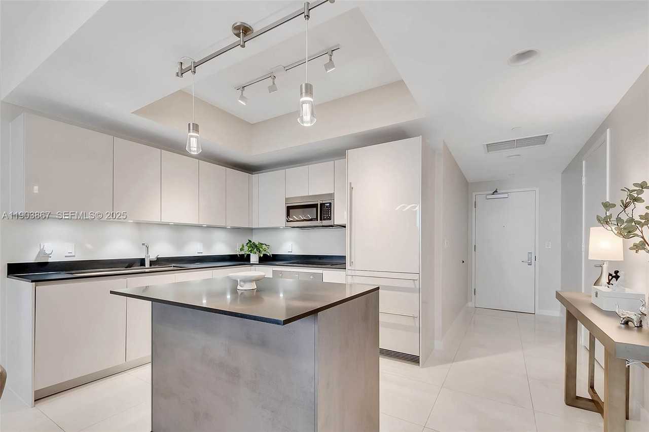 SE 11th St & S Miami Ave - Photo 7 of 19