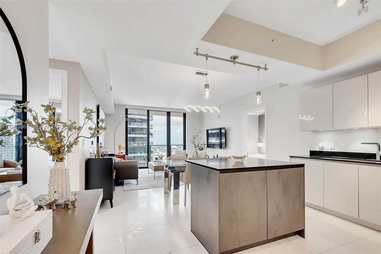 SE 11th St & S Miami Ave - Photo 4 of 19