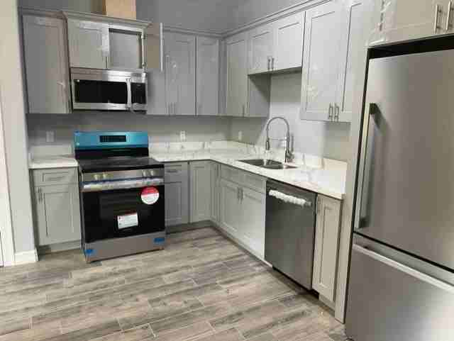 4407 Holland St #1 - Photo 2 of 11