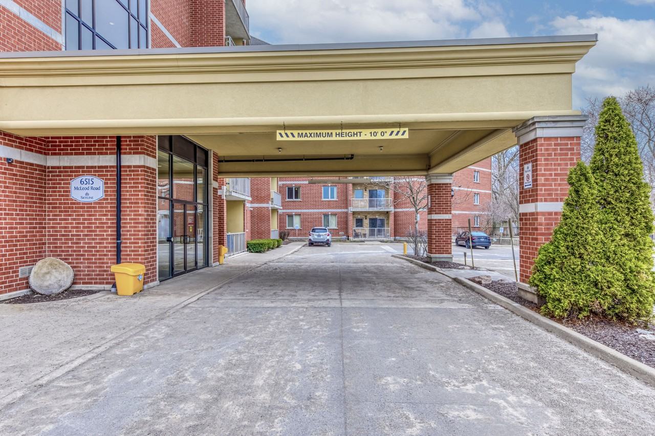 The Bellagio Apartments - Photo 3 of 26