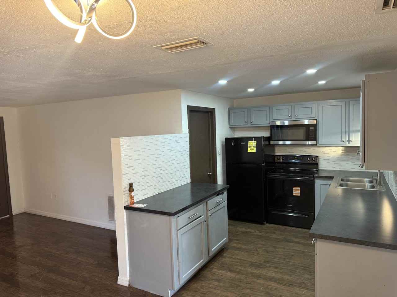 7634 Rosewood Dr #1 - Photo 3 of 20