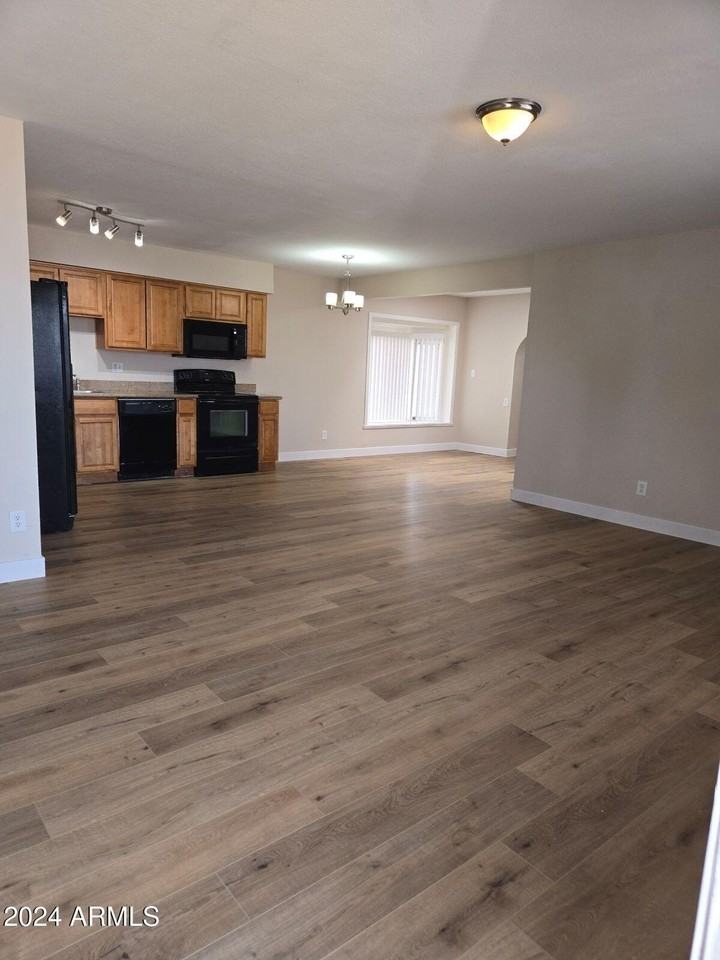 14643 N 36th Pl - Photo 2 of 15