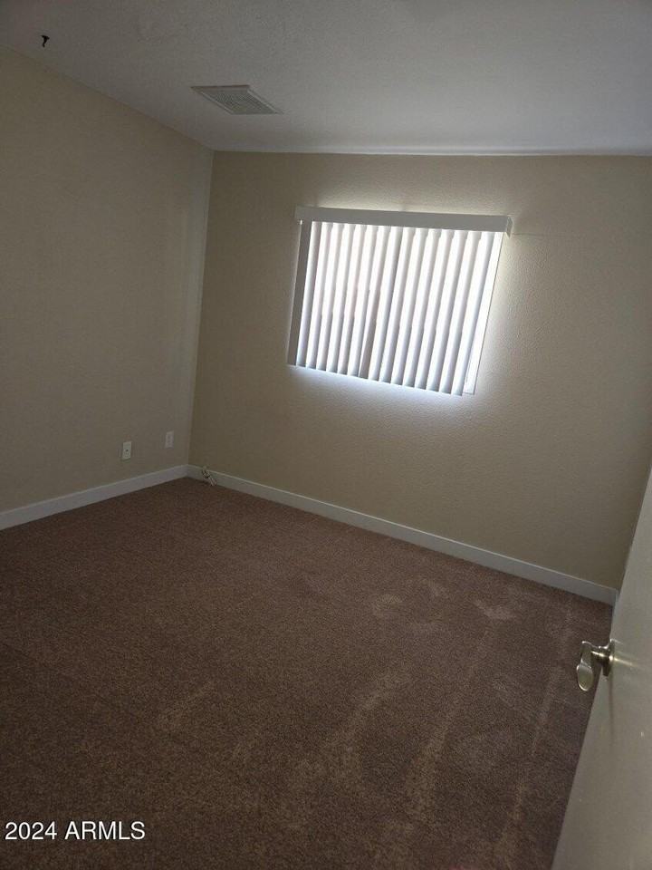 14643 N 36th Pl - Photo 4 of 15