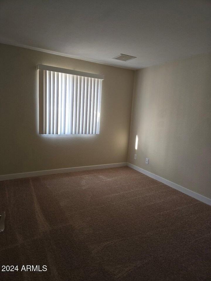 14643 N 36th Pl - Photo 6 of 15