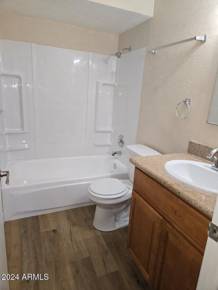 14643 N 36th Pl - Photo 7 of 15