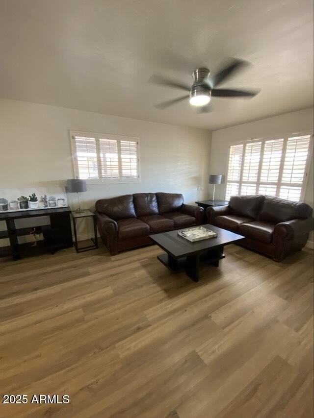 2012 W Indianola Ave - Photo 5 of 11