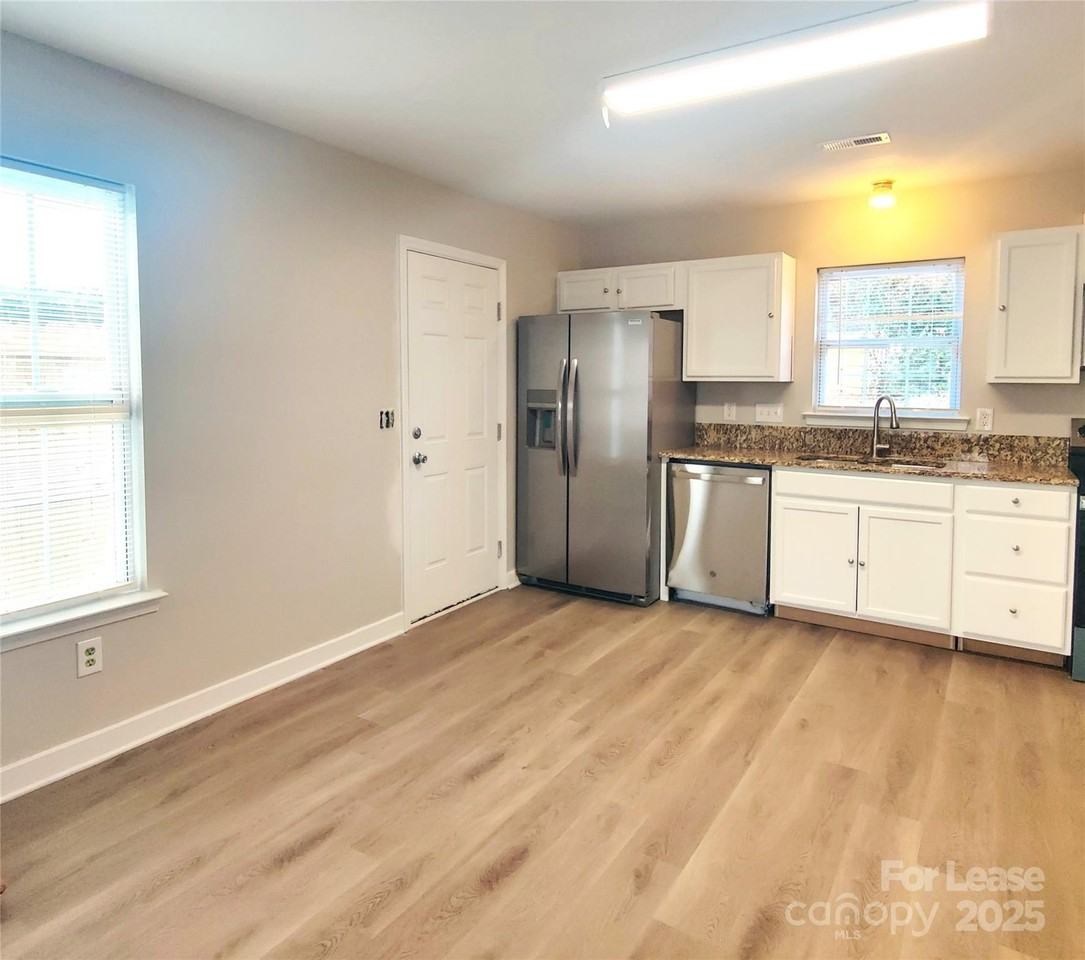 2344 West Blvd - Photo 3 of 16