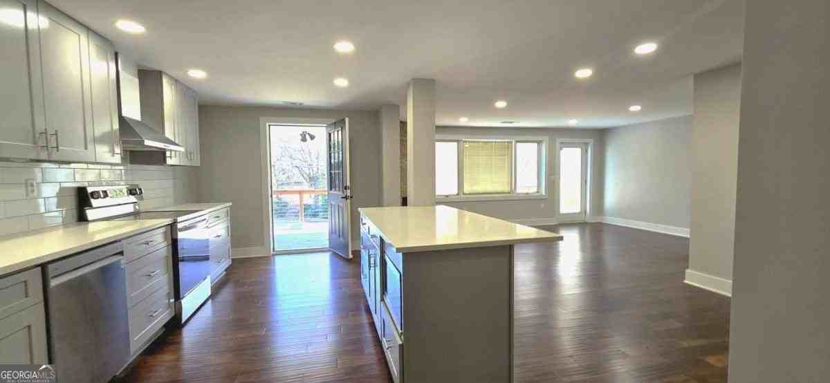 3594 Abbotts Bridge Rd - Photo 4 of 31