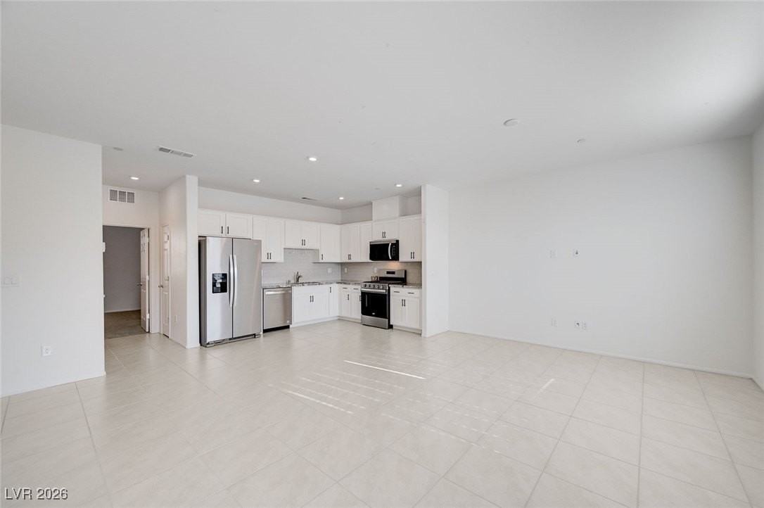 662 Bellus Pl - Photo 3 of 50