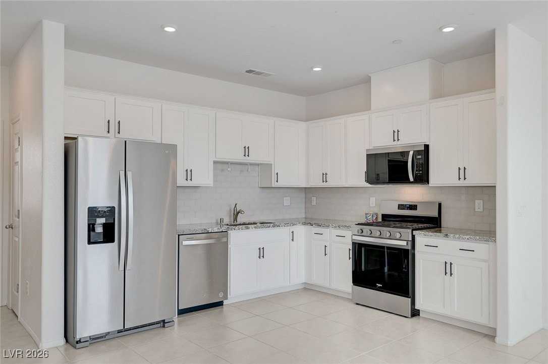 662 Bellus Pl - Photo 5 of 50