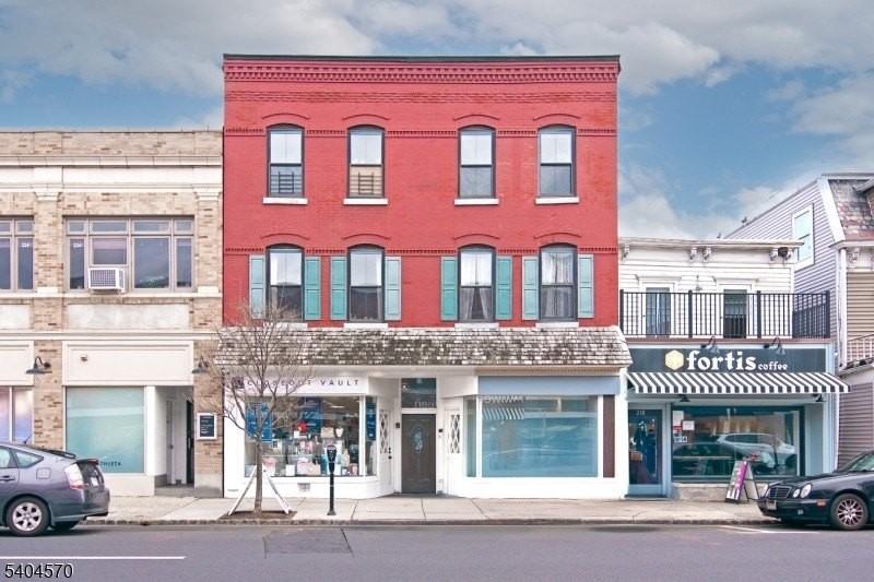 220 E Broad St Apt 3 #3