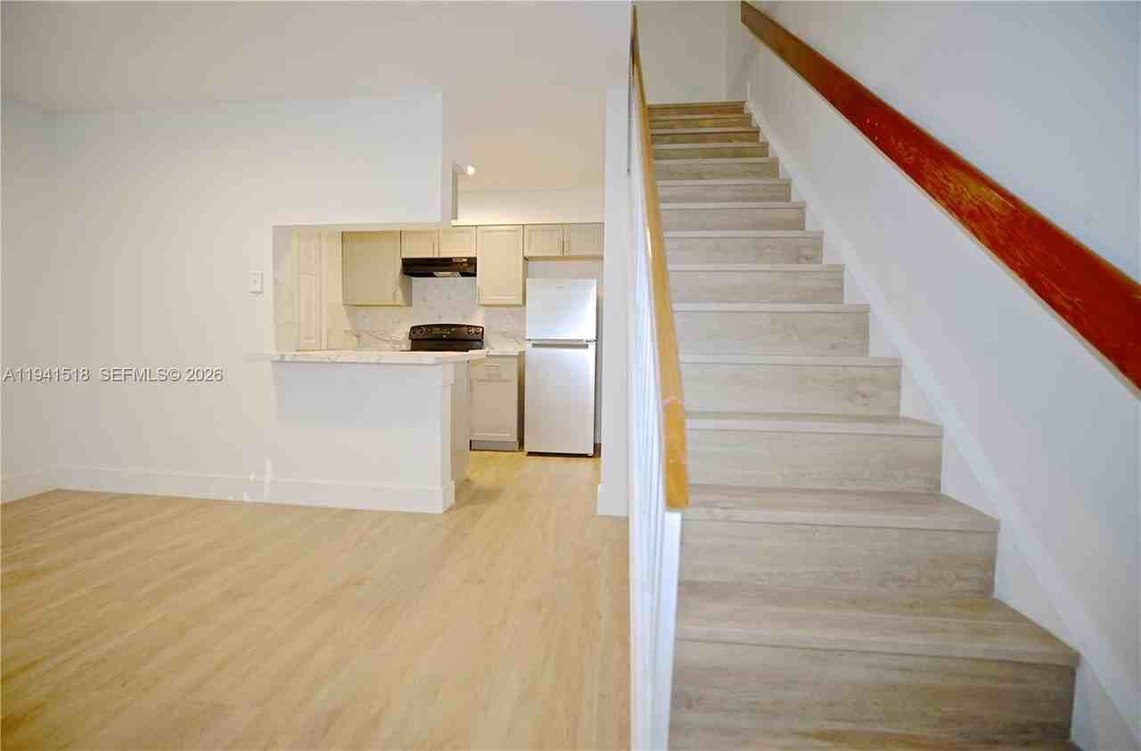 17425 Nw 67th Pl #B13 - Photo 3 of 24