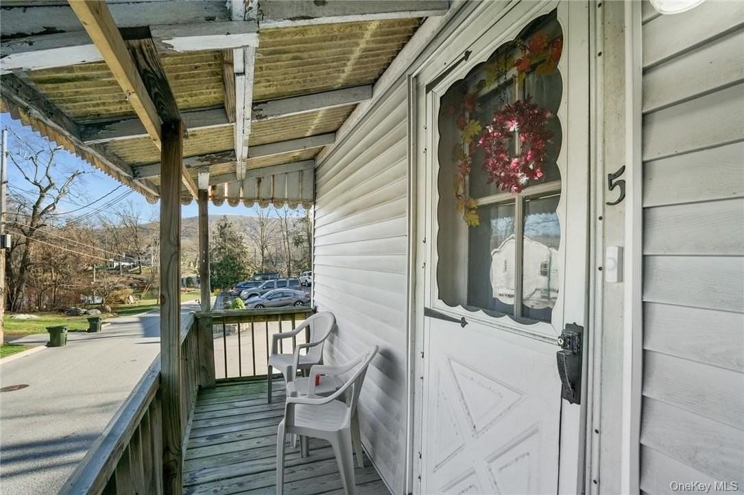 4 Montgomery Rd Unit 5 #5 - Photo 3 of 14