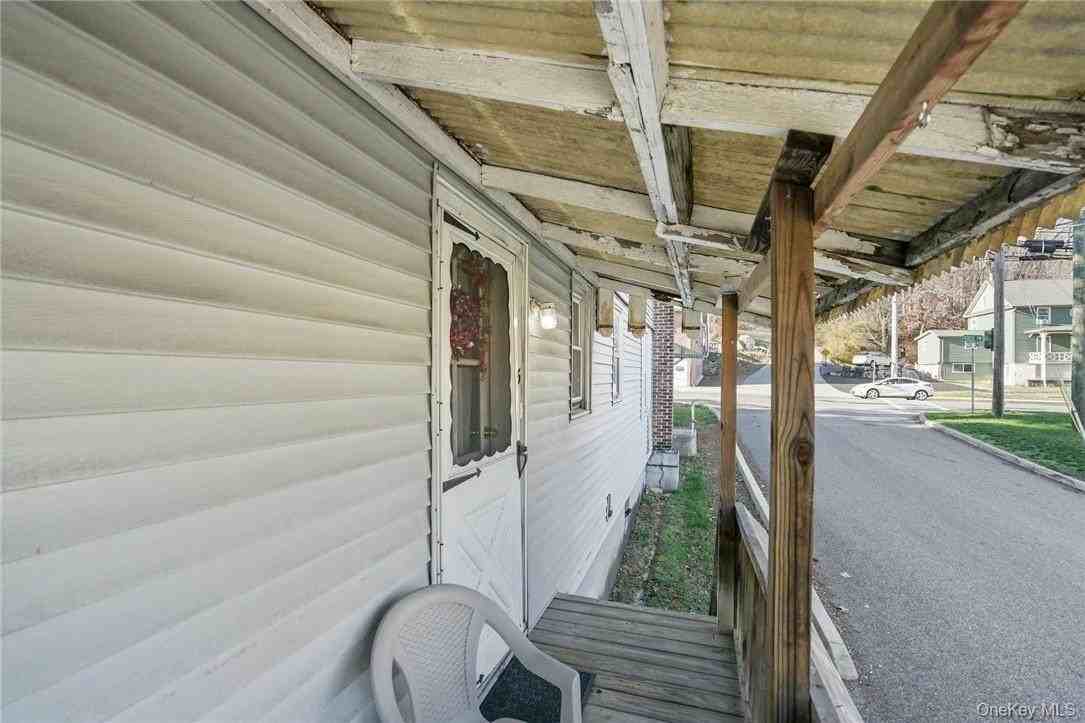 4 Montgomery Rd Unit 5 #5 - Photo 4 of 14