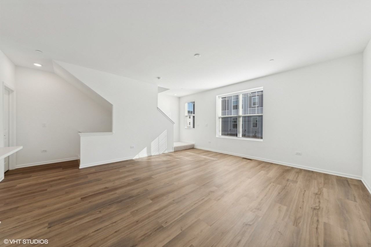 1033 Wren Rd - Photo 2 of 20