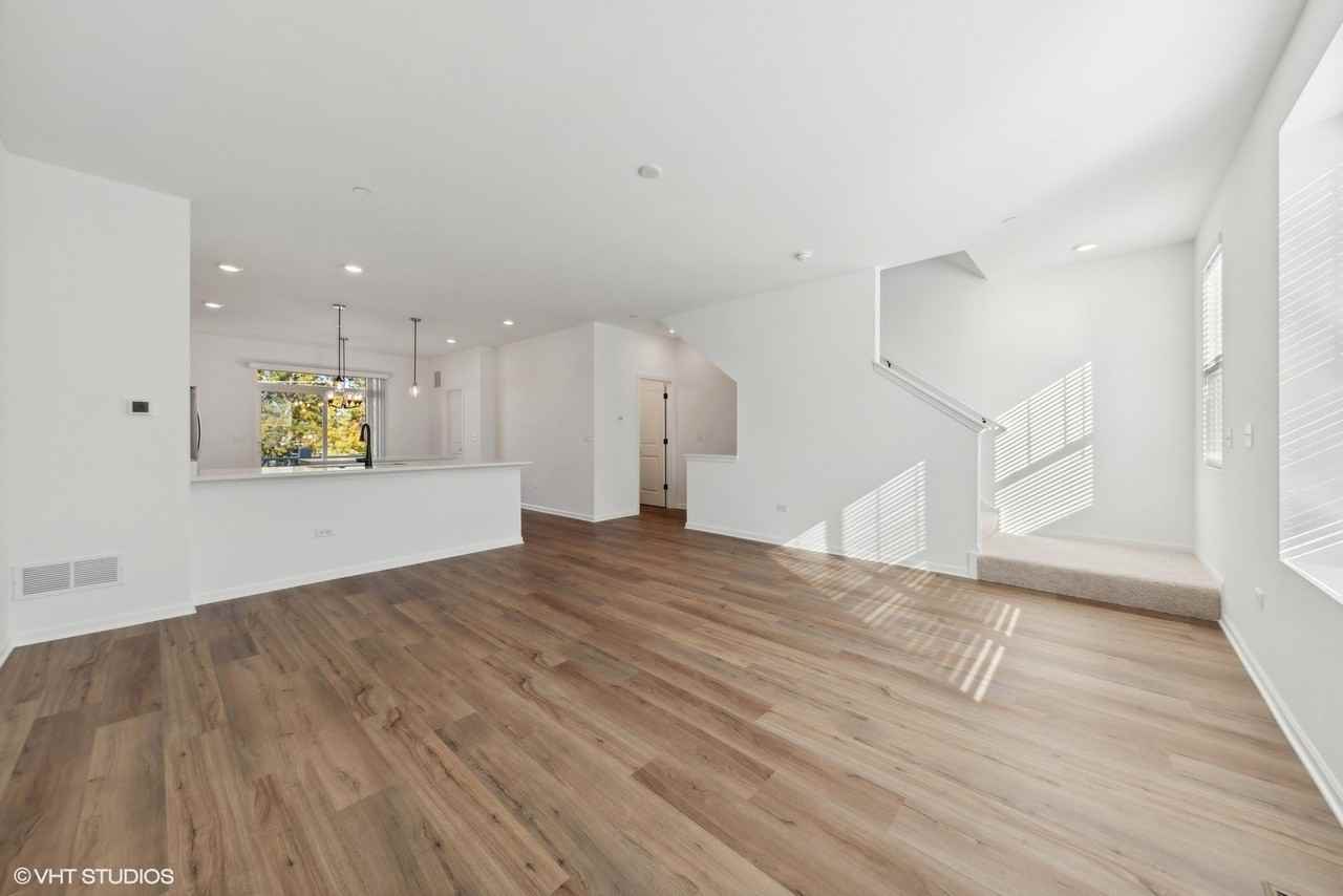 1033 Wren Rd - Photo 3 of 20