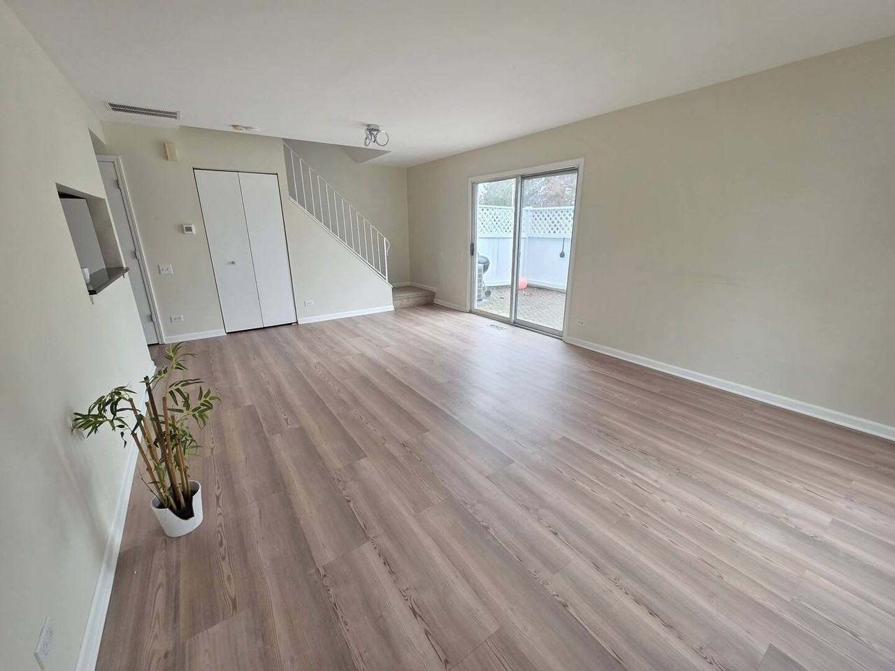 482 Betsy Ross Ct Unit 482 #482 - Photo 4 of 26