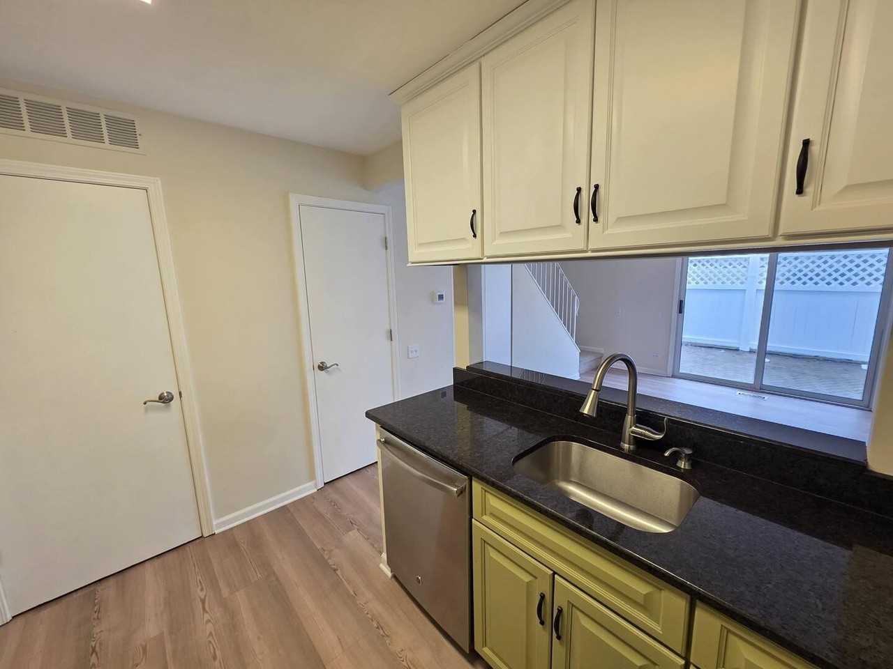 482 Betsy Ross Ct Unit 482 #482 - Photo 6 of 26