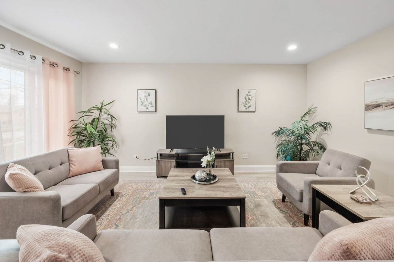 10907 S Normandy Ave - Photo 5 of 29