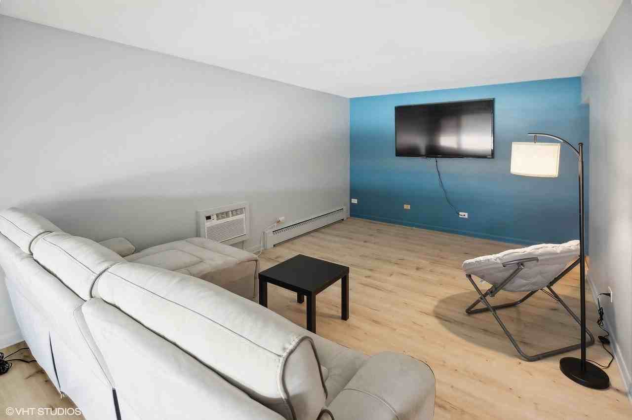 6845 W Leland Ave Apt 2 #2 - Photo 3 of 14