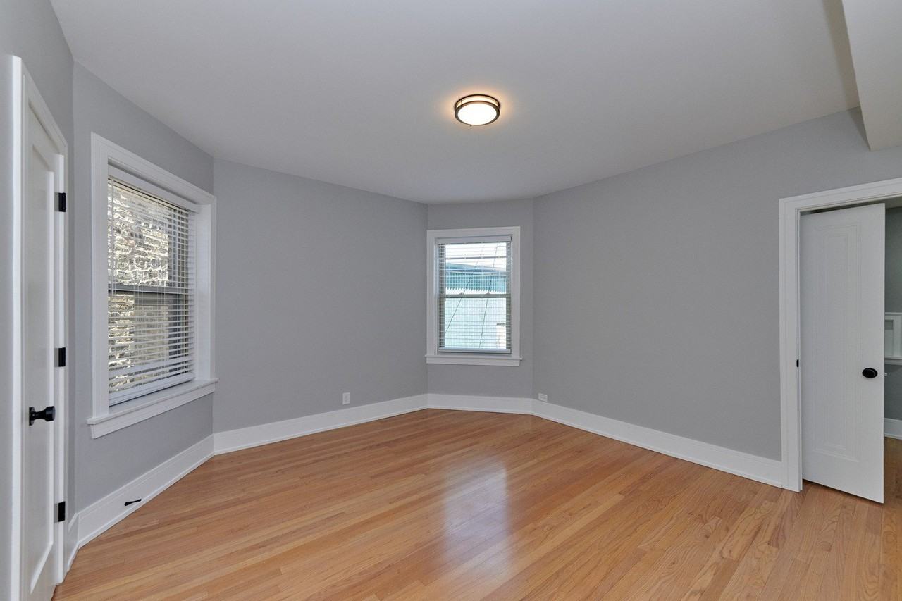 5439 N Campbell Ave Apt 3 #3 - Photo 4 of 19