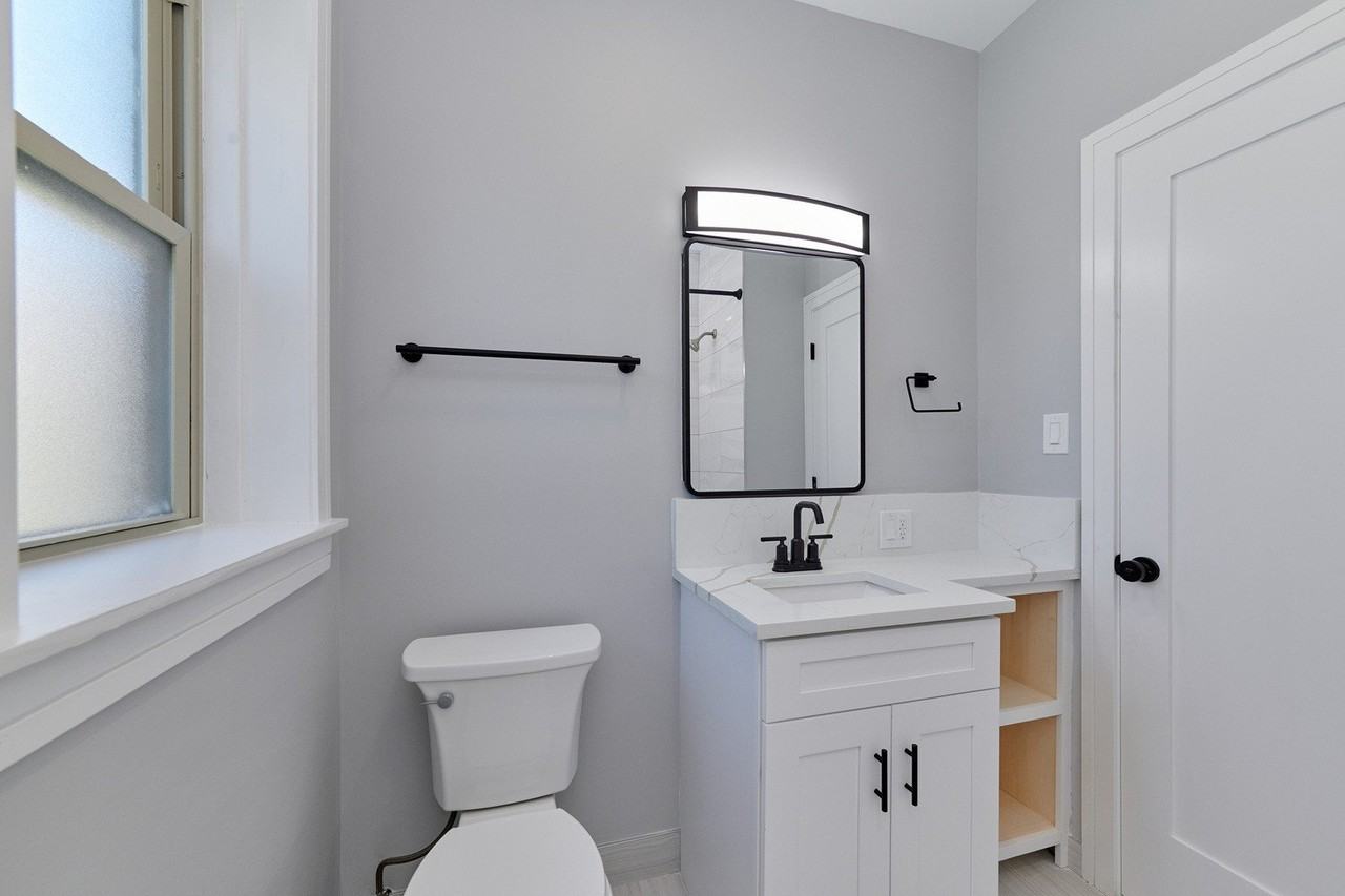 5439 N Campbell Ave Apt 3 #3 - Photo 7 of 19