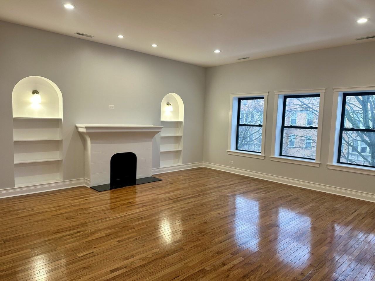 2308 W Farwell Ave Apt 3e #3E - Photo 3 of 19