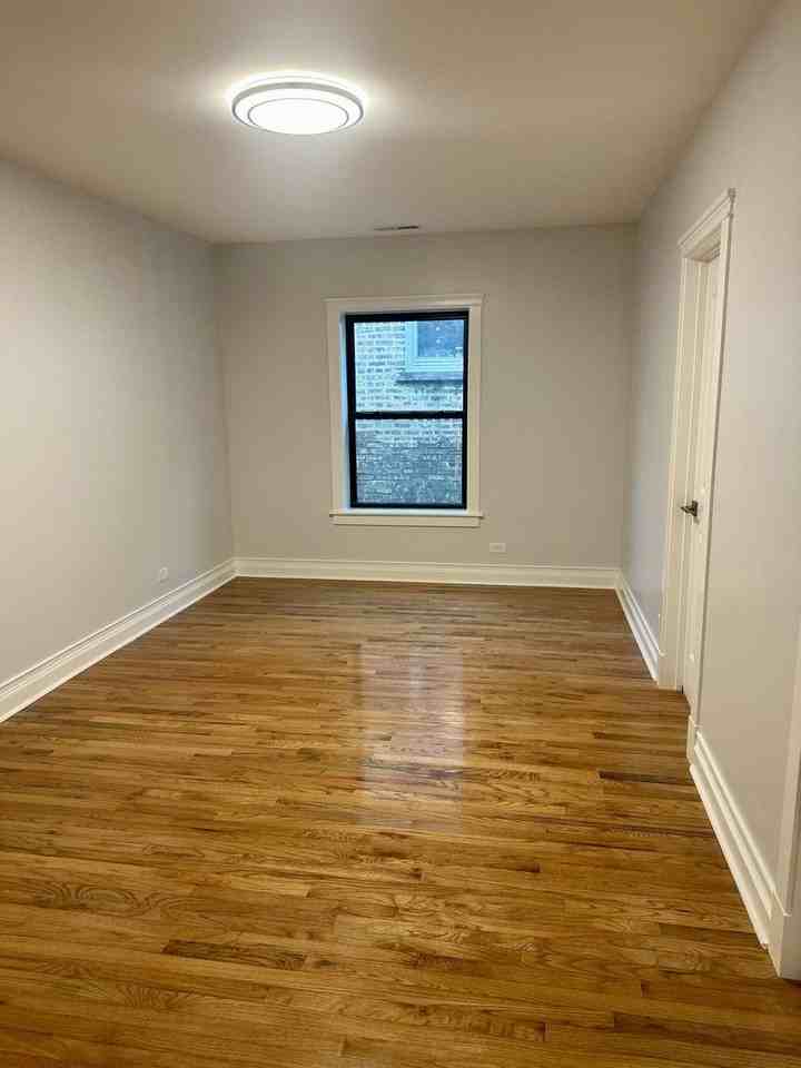 2308 W Farwell Ave Apt 3e #3E - Photo 7 of 19