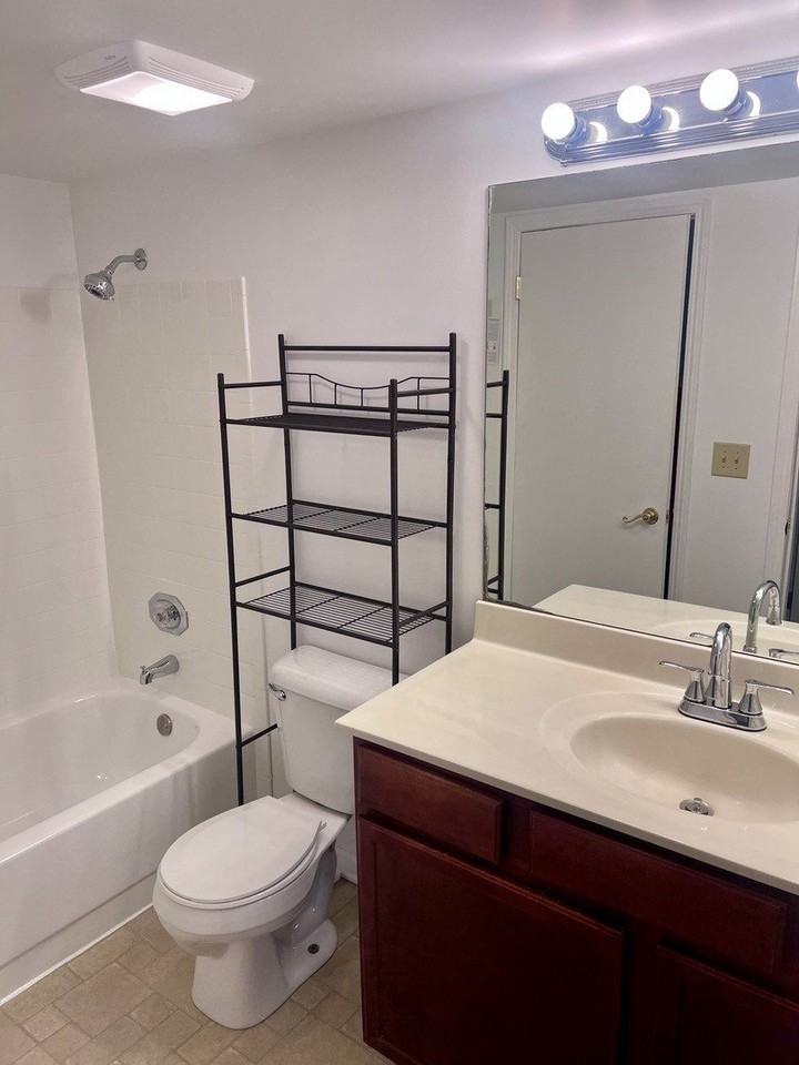 120 Glengarry Dr Apt 312 #312 - Photo 4 of 32