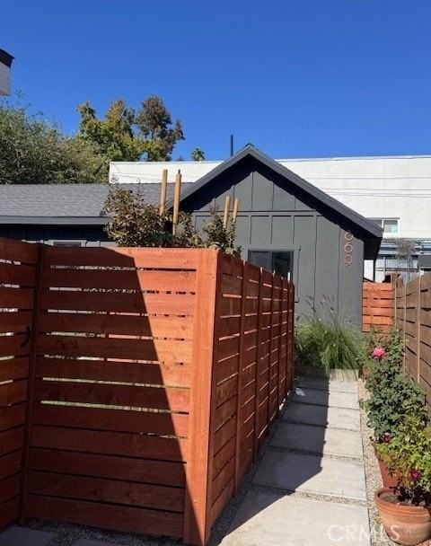 869 E Howard St - Photo 7 of 13