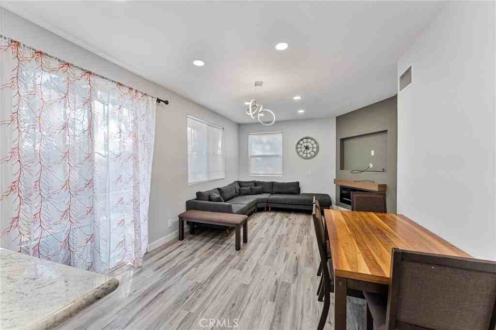 330 Flyers Ln - Photo 6 of 35