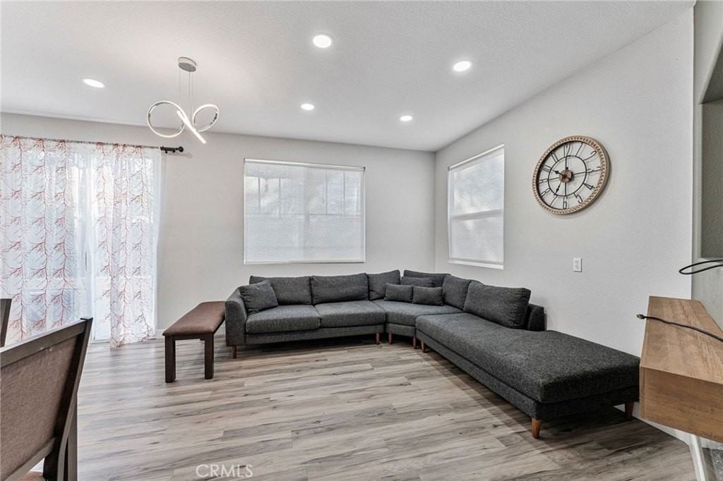 330 Flyers Ln - Photo 7 of 35