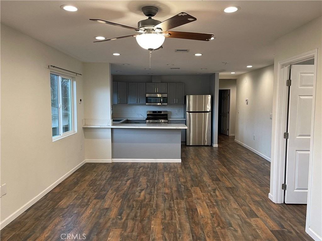 3436 Gardenside Ln - Photo 4 of 19