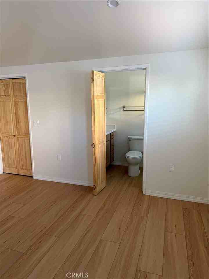 7321 Kelvin Ave - Photo 3 of 7