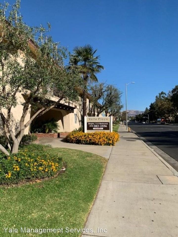 Valle Plaza - Photo 2 of 19