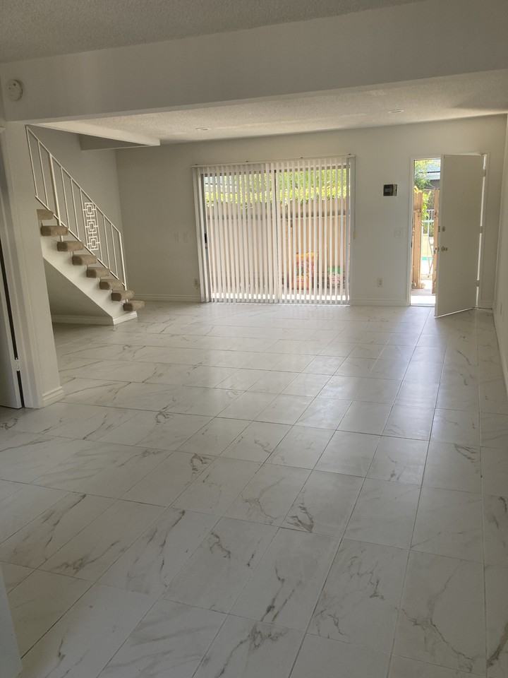 380 S Mentor Ave - Photo 4 of 18