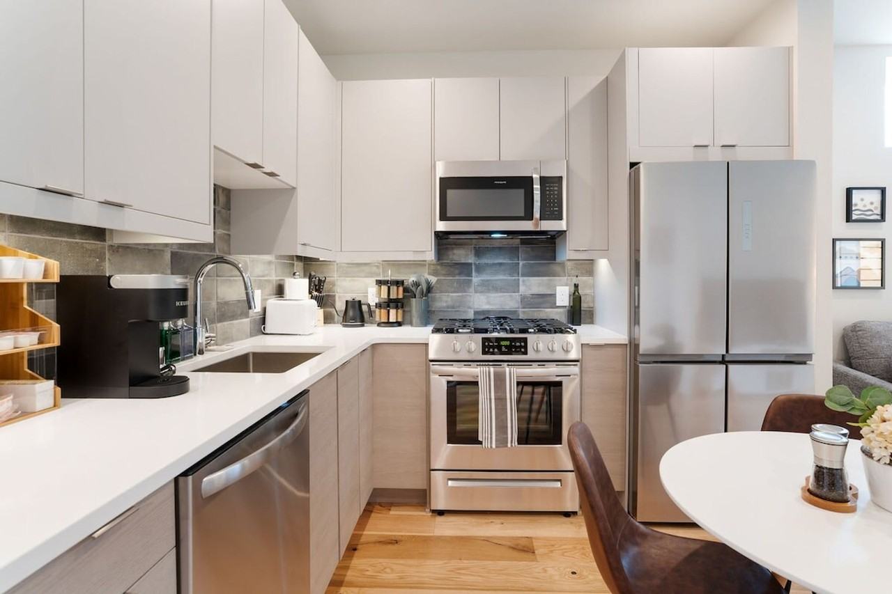 4424 Burke Ave N #1035993P - Photo 5 of 45