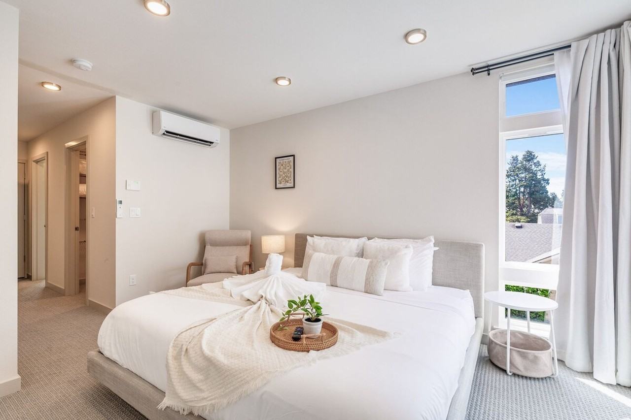 2122 3rd Ave N #1035886P - Photo 4 of 50