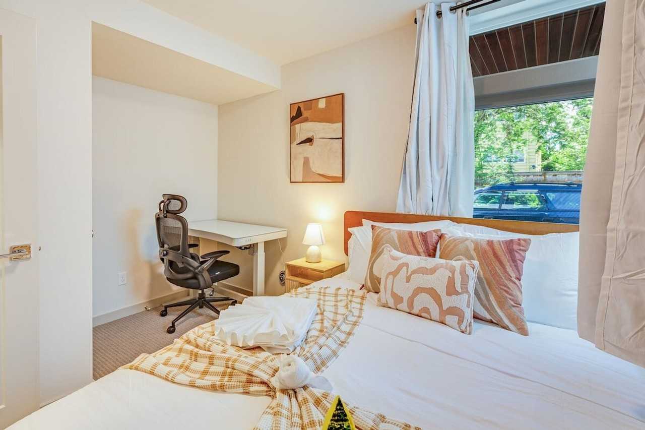 2122 3rd Ave N #1035886P - Photo 5 of 50