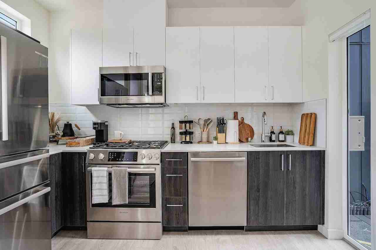 1414 E Howell St #1035992P - Photo 4 of 40