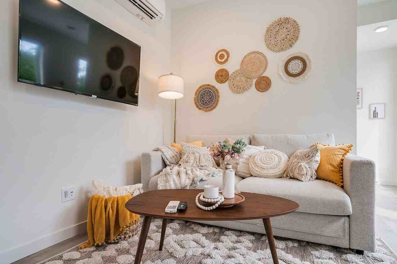 1414 E Howell St #1035992P - Photo 6 of 40